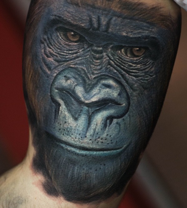 Tatuaje de gorila buena negra muy realista